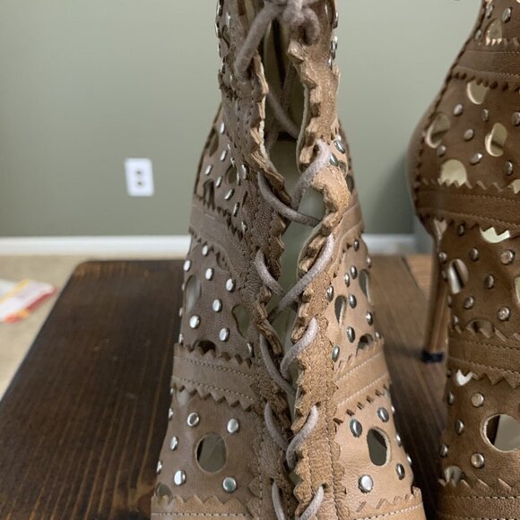 Stuart Weitzman Dove Leather Silver Studded Lace Up Open Toe Booties 7.5M - Picture 11 of 12